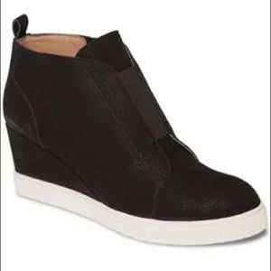 Linda Paolo Wedge Sneakers Sz 8.5 Black